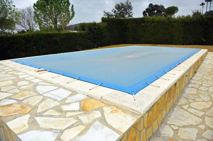 Remplacement de toile pour piscine creusée à Joliette