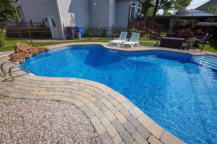 Réparation de trottoirs piscine à Joliette