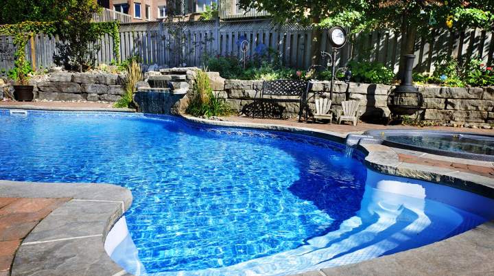 Entreprise spécialisée dans la réparation de piscines creusées Joliette